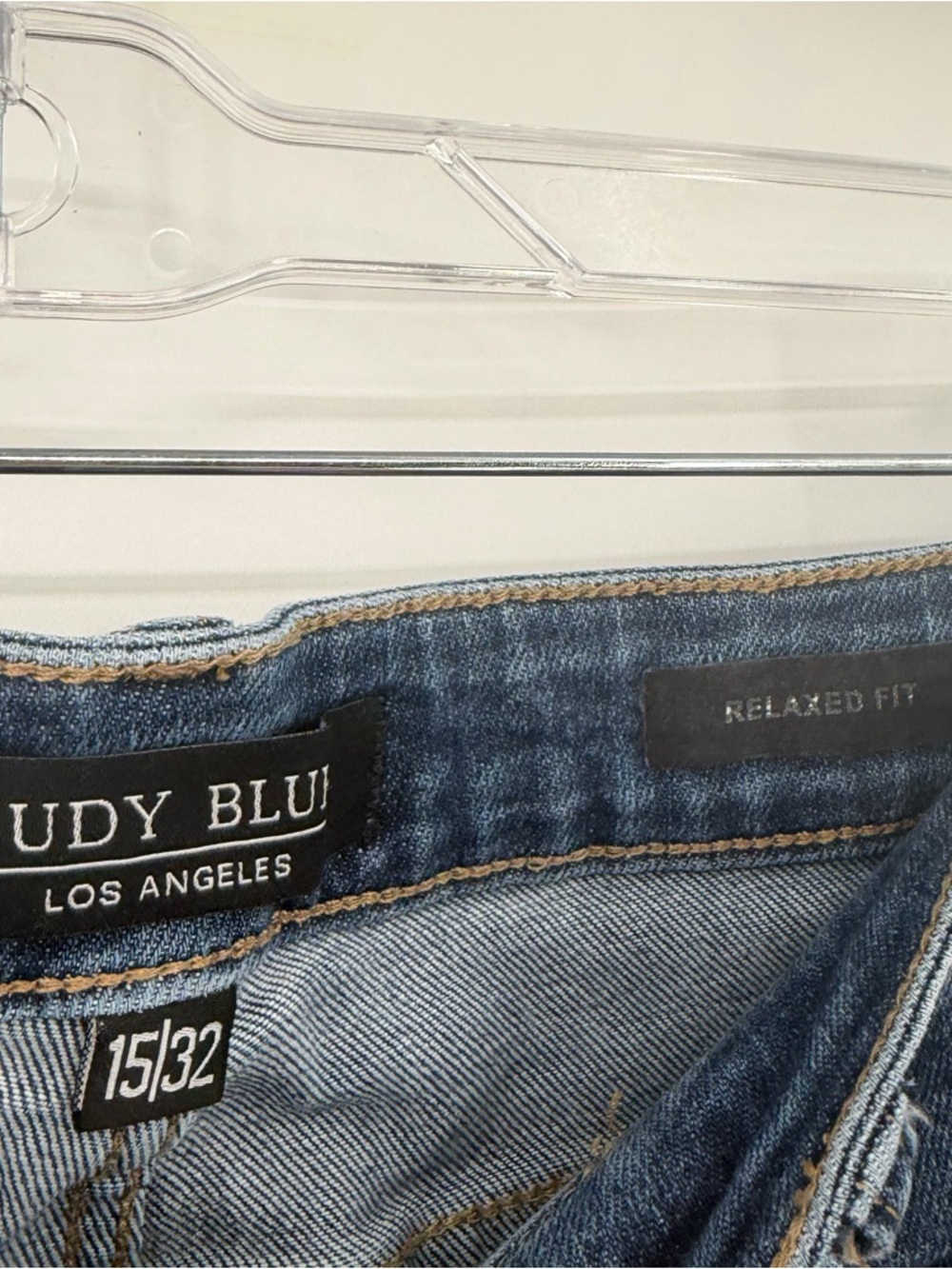 Judy blue relaxed fit distressed jeans 15/32 - Picture 3 of 4